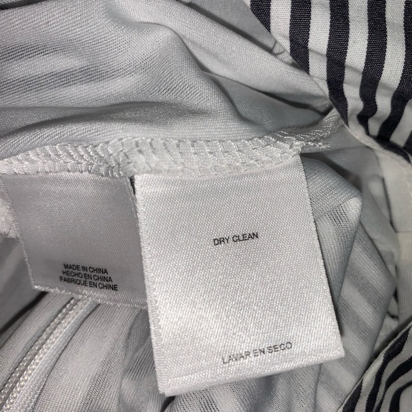 Cappagallo dress size 6 gray white stripes knee length tiered bell sleeves - Picture 8 of 9